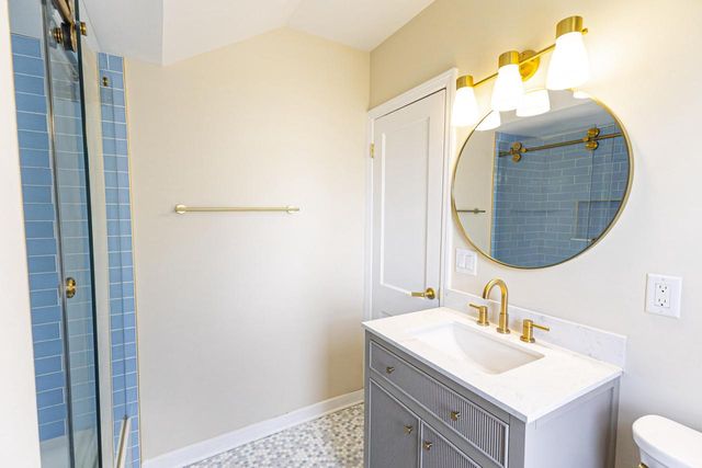 2350 S 56th STREET, West Allis, WI 53219