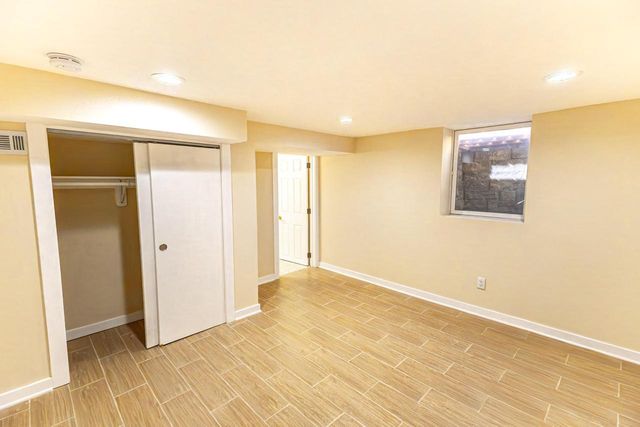 2350 S 56th STREET, West Allis, WI 53219