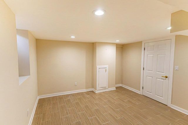 2350 S 56th STREET, West Allis, WI 53219