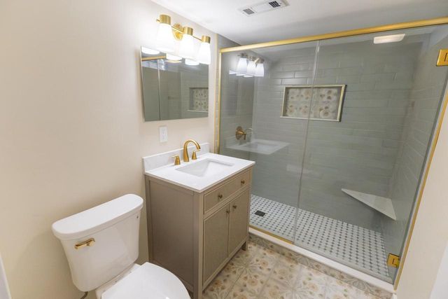 2350 S 56th STREET, West Allis, WI 53219