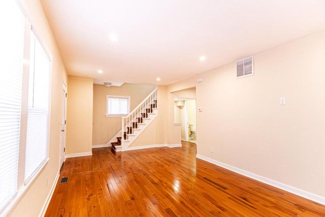 2350 S 56th STREET, West Allis, WI 53219