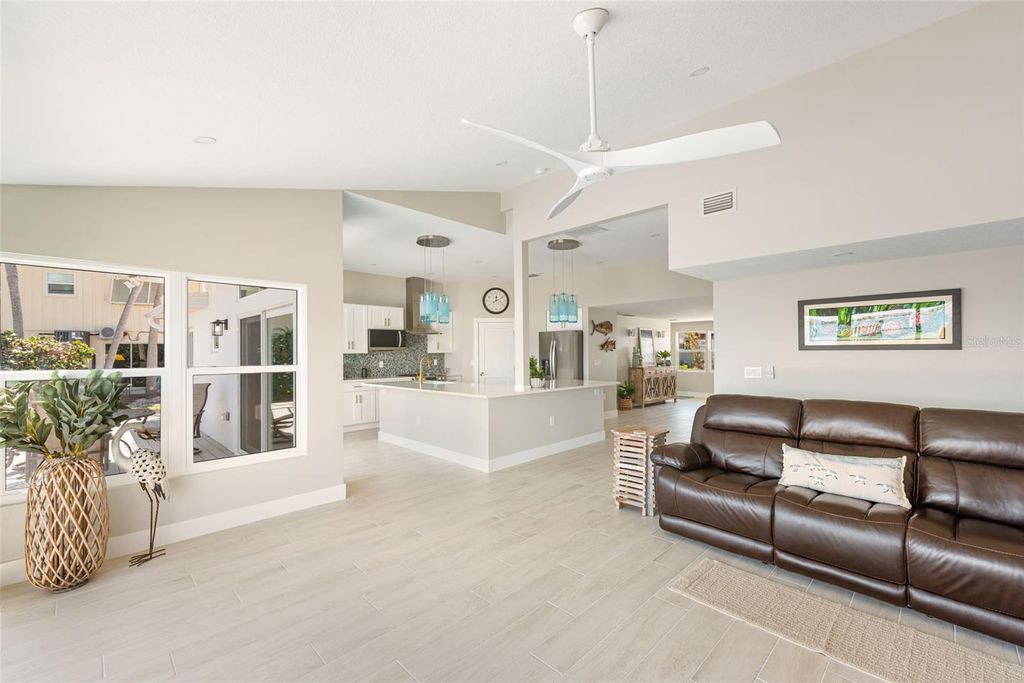 Image 28 of property listing at 4087 PELICAN SHORES CIRCLE, Englewood, FL 34223