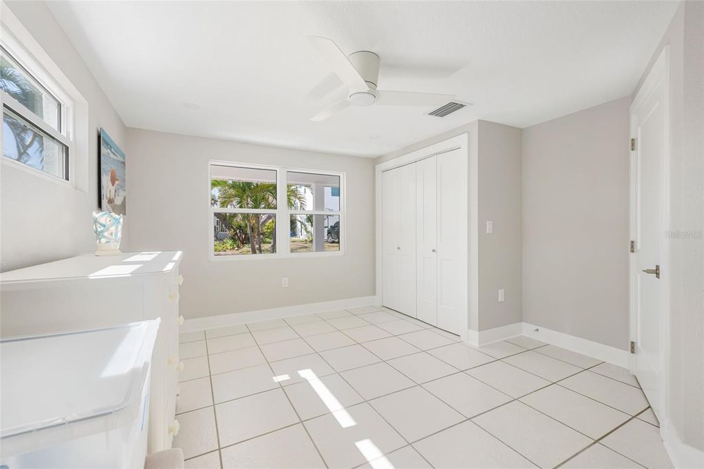 Image 42 of property listing at 4087 PELICAN SHORES CIRCLE, Englewood, FL 34223