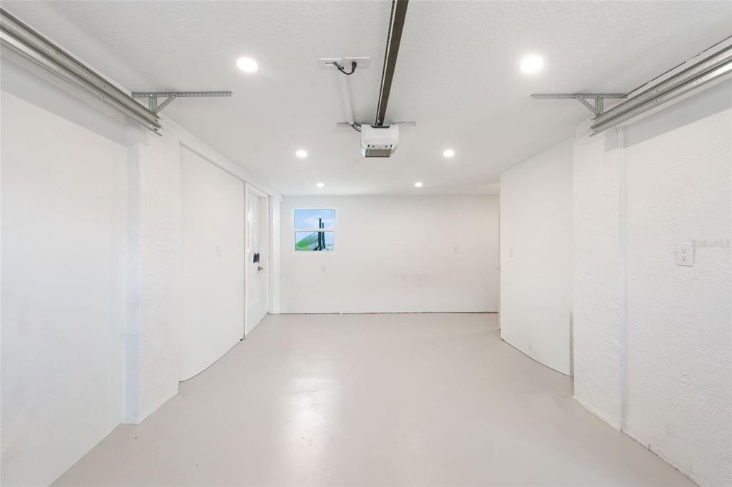 Image 58 of property listing at 4087 PELICAN SHORES CIRCLE, Englewood, FL 34223