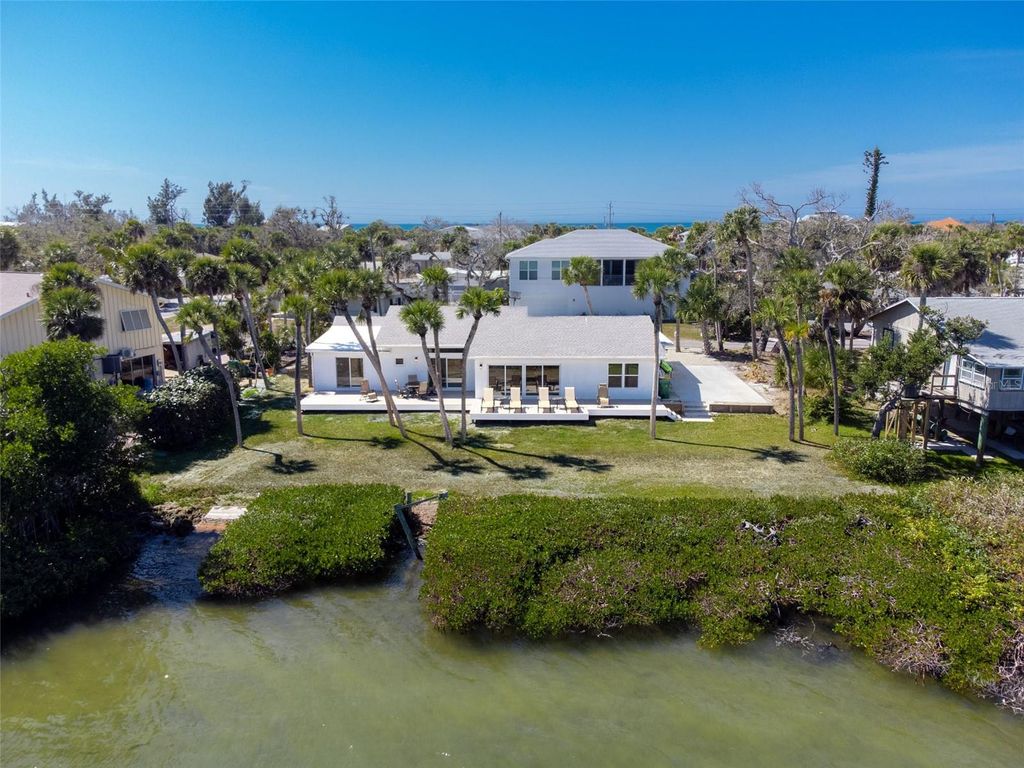 Image 75 of property listing at 4087 PELICAN SHORES CIRCLE, Englewood, FL 34223