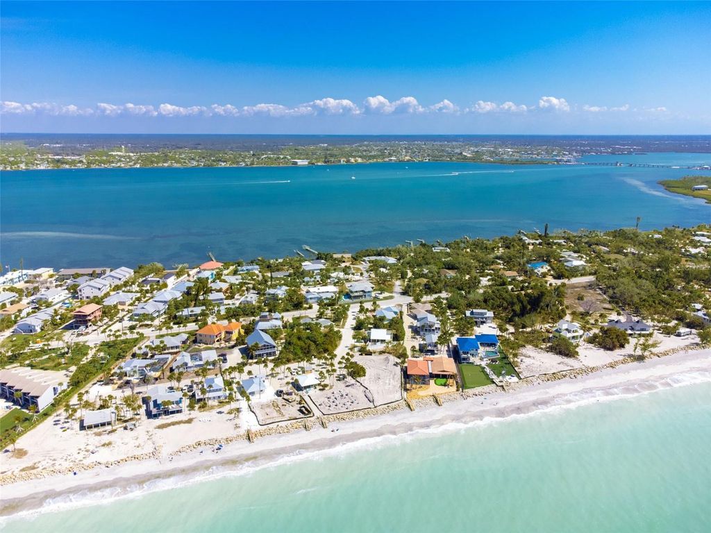 Image 80 of property listing at 4087 PELICAN SHORES CIRCLE, Englewood, FL 34223