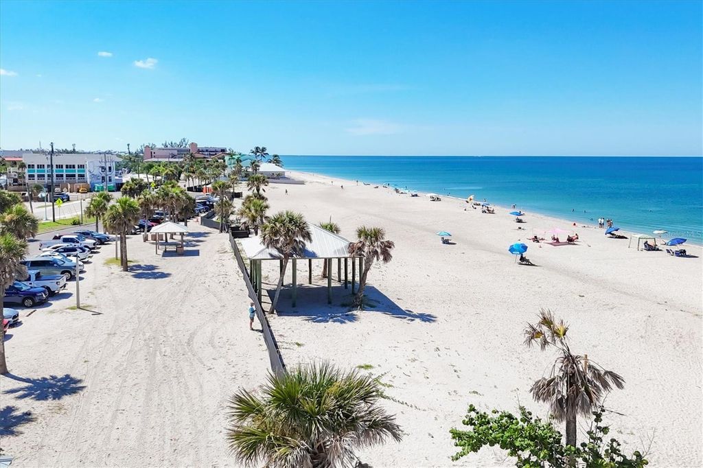 Image 90 of property listing at 4087 PELICAN SHORES CIRCLE, Englewood, FL 34223