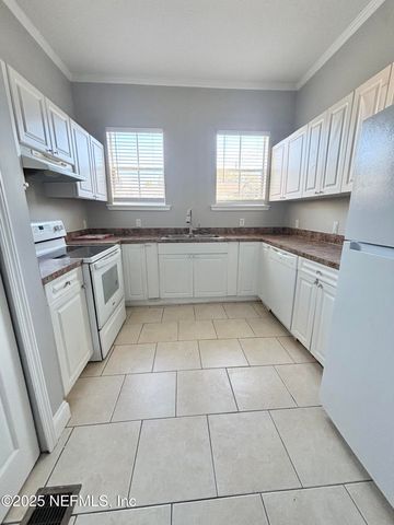 311 E 6TH Street W, Jacksonville, FL 32206