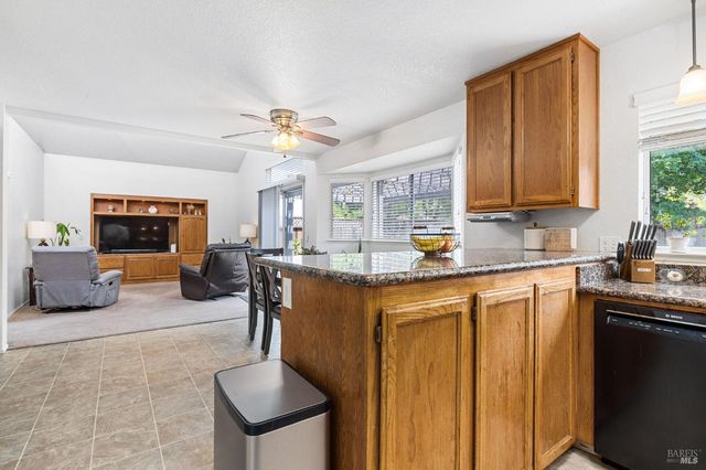 2344 Donahue Ave, Santa Rosa, CA 95401