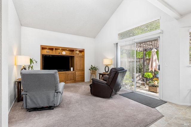 2344 Donahue Ave, Santa Rosa, CA 95401