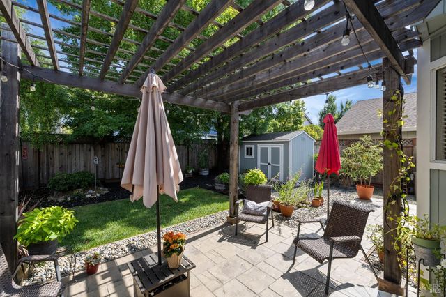 2344 Donahue Ave, Santa Rosa, CA 95401