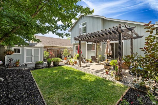 2344 Donahue Ave, Santa Rosa, CA 95401