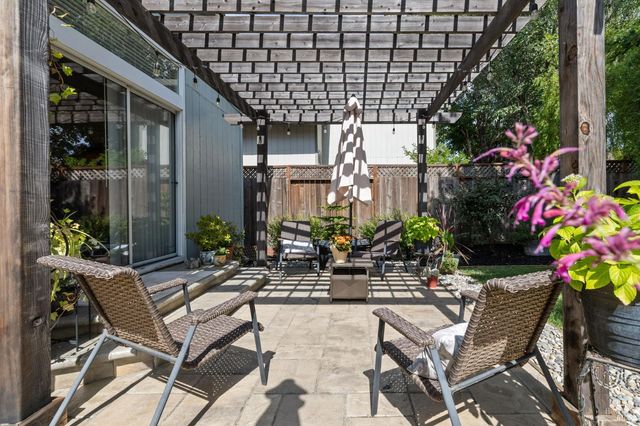 2344 Donahue Ave, Santa Rosa, CA 95401