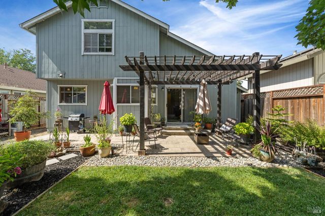 2344 Donahue Ave, Santa Rosa, CA 95401