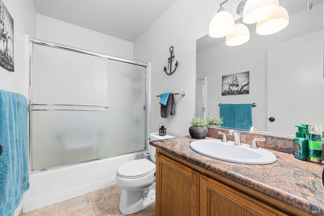 2344 Donahue Ave, Santa Rosa, CA 95401