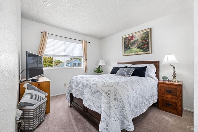 2344 Donahue Ave, Santa Rosa, CA 95401