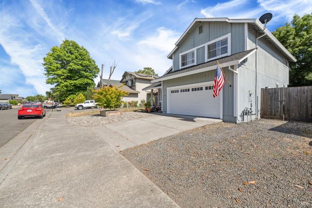 2344 Donahue Ave, Santa Rosa, CA 95401