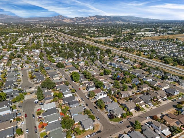 2344 Donahue Ave, Santa Rosa, CA 95401
