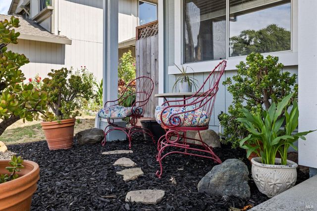 2344 Donahue Ave, Santa Rosa, CA 95401