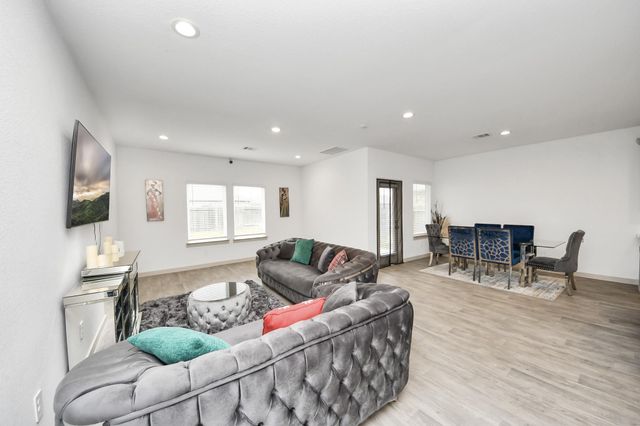 311 John House Lane, Rosharon, TX 77583