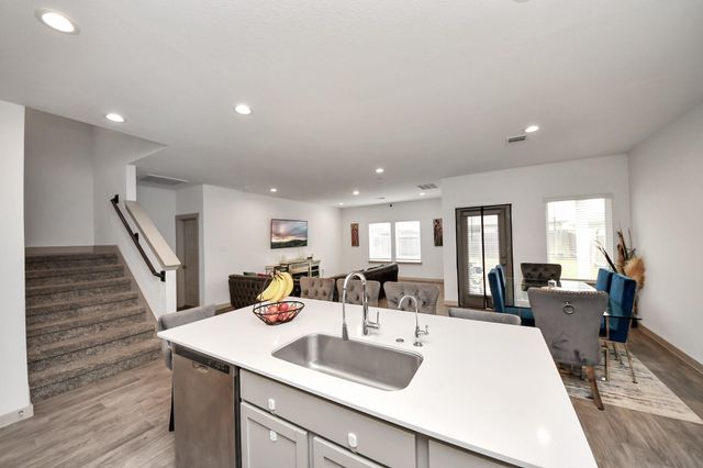 311 John House Lane, Rosharon, TX 77583