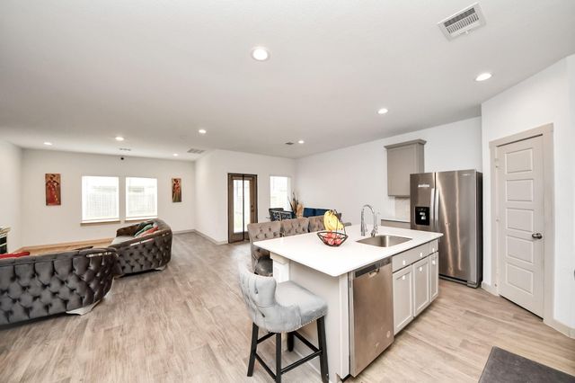 311 John House Lane, Rosharon, TX 77583