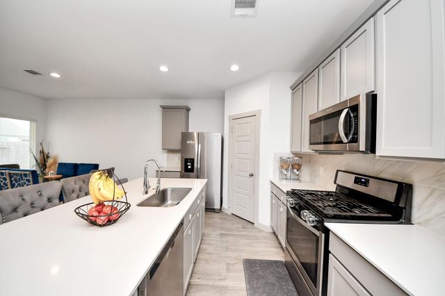 311 John House Lane, Rosharon, TX 77583