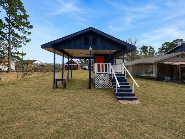157 Lakeview Drive S, Livingston, TX 77351