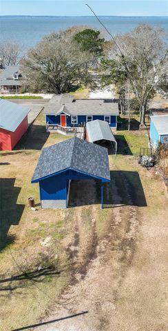 157 Lakeview Drive S, Livingston, TX 77351