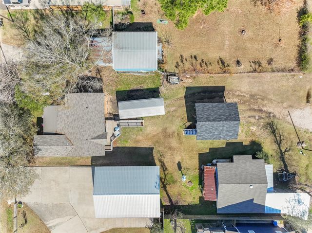 157 Lakeview Drive S, Livingston, TX 77351