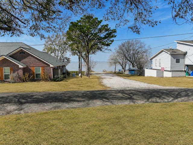 157 Lakeview Drive S, Livingston, TX 77351