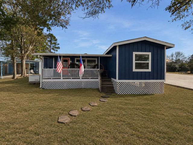 157 Lakeview Drive S, Livingston, TX 77351