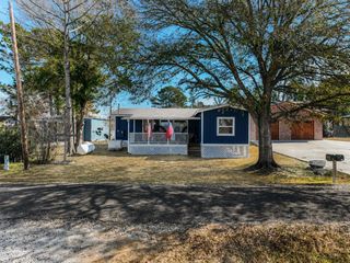 157 Lakeview Drive S, Livingston, TX 77351