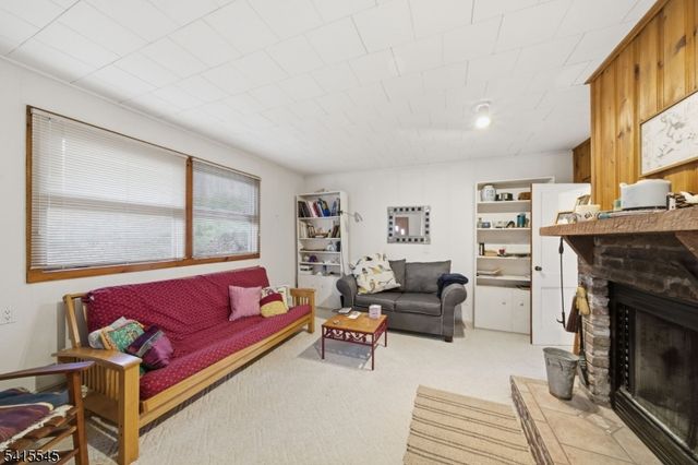 4 Emmet Roche Dr, Montville Twp., NJ 07005