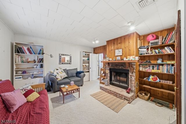 4 Emmet Roche Dr, Montville Twp., NJ 07005