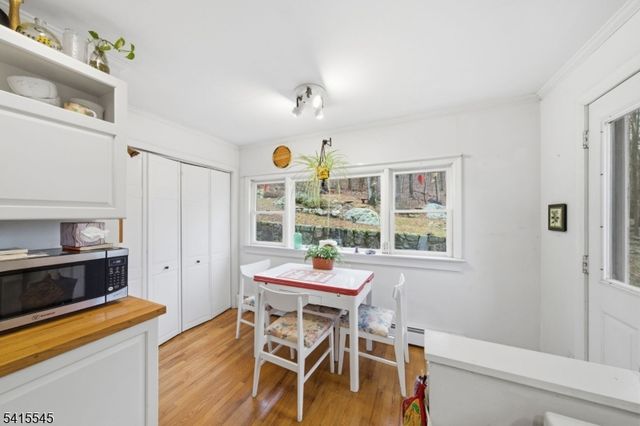 4 Emmet Roche Dr, Montville Twp., NJ 07005