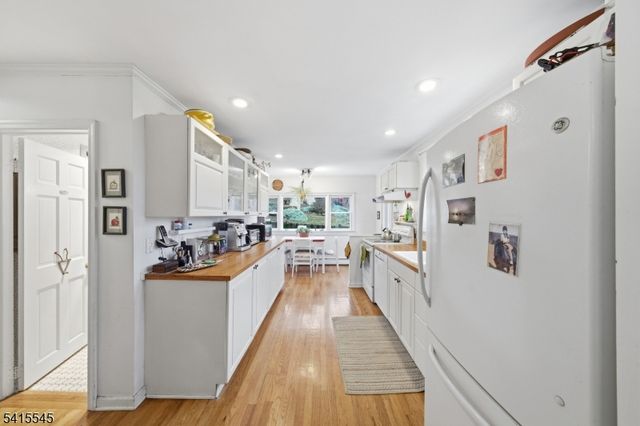 4 Emmet Roche Dr, Montville Twp., NJ 07005
