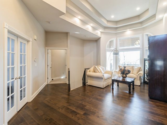 1885 Glen Oaks Drive, West Des Moines, IA 50266