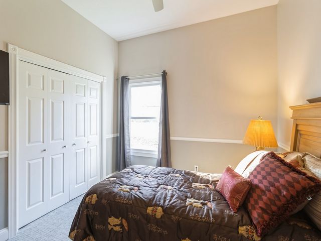 1885 Glen Oaks Drive, West Des Moines, IA 50266