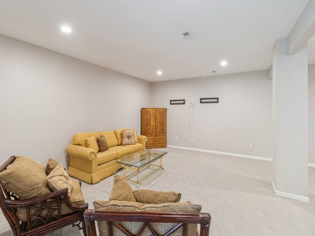 1885 Glen Oaks Drive, West Des Moines, IA 50266