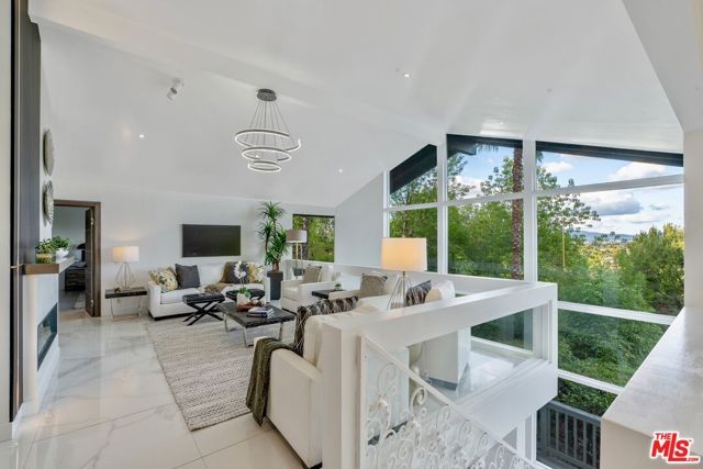 4854 Brewster Drive, Tarzana (los Angeles), CA 91356