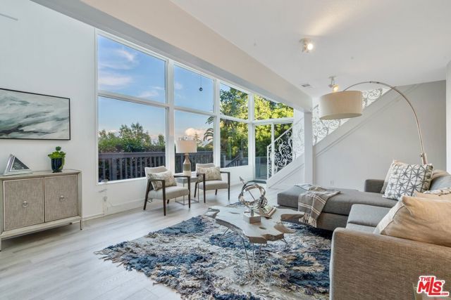 4854 Brewster Drive, Tarzana (los Angeles), CA 91356