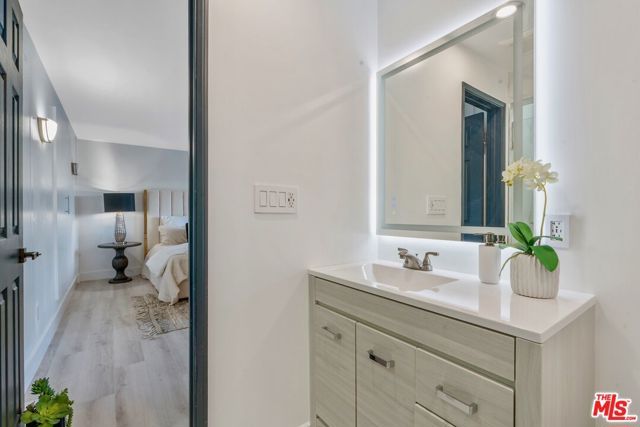 4854 Brewster Drive, Tarzana (los Angeles), CA 91356