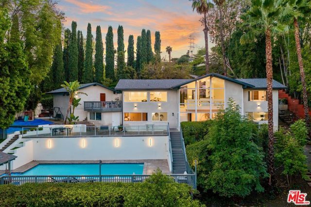 4854 Brewster Drive, Tarzana (los Angeles), CA 91356