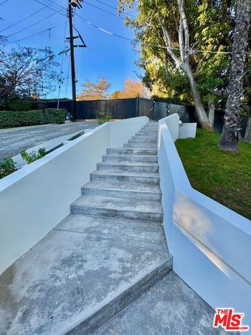 4854 Brewster Drive, Tarzana (los Angeles), CA 91356