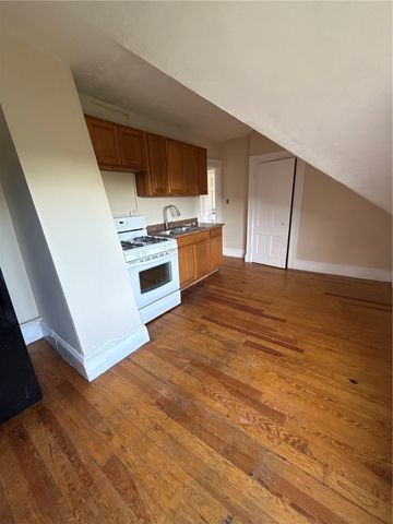 1018 Cranston Street 3, Cranston, RI 02920