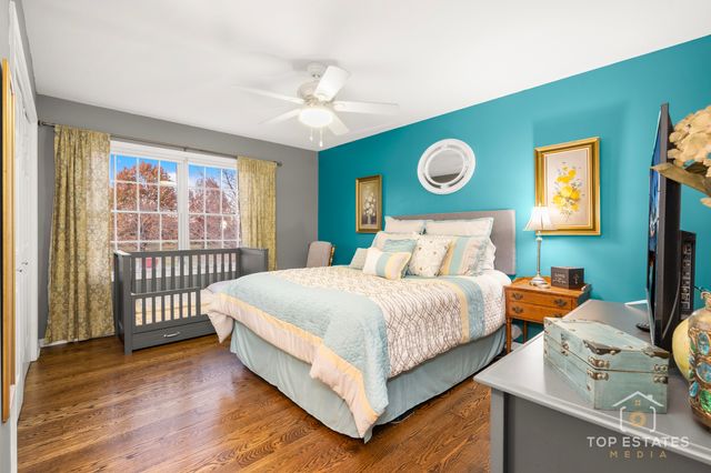 2303 Fox Bluff Lane, Spring Grove, IL 60081