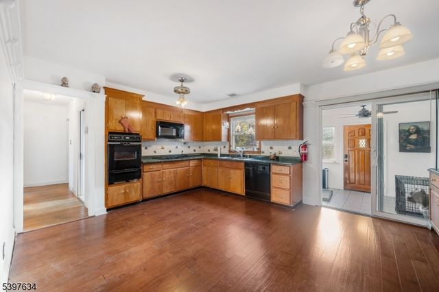 328 Minute Arms Rd, Union Twp., NJ 07083