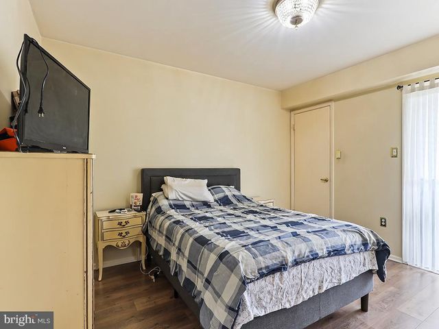 70 SANDYBROOK DR, Langhorne, PA 19047