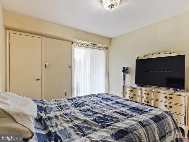 70 SANDYBROOK DR, Langhorne, PA 19047